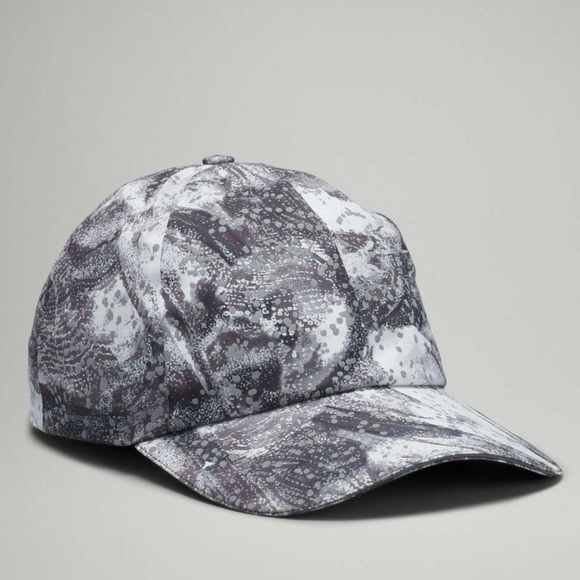 Lululemon | Women’s Fast and Free Running Hat Take Flight Grey Silver Reflective - Picture 1 of 4